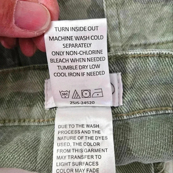 Mud Pie Windsor Buttonfly Camo Mini Skirt, Size Small, High-Low Hem - Picture 4 of 4